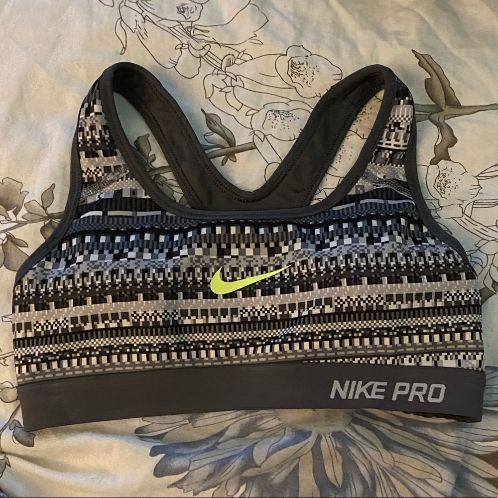 COPY - Nike pro sports bra